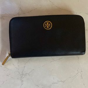 Tory Burch USED Leather Continental Wallet